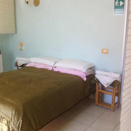 Domus Per Vacanze Romane - *