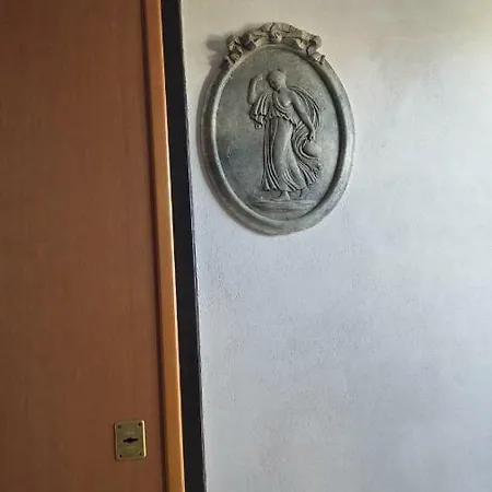 Domus Per Vacanze Romane - *